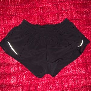 lululemon hotty black hot shorts